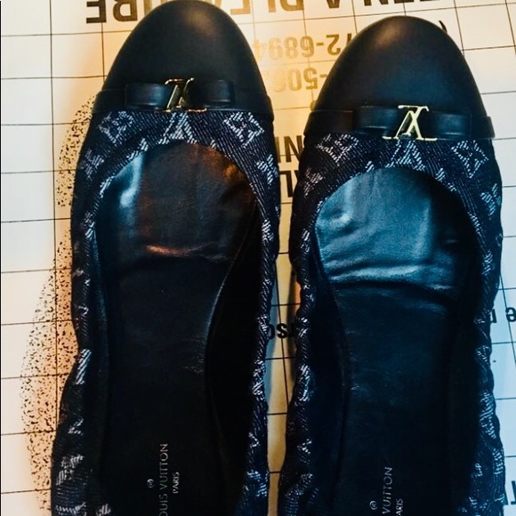 Louis Vuitton shoes! - Picture 1 of 8